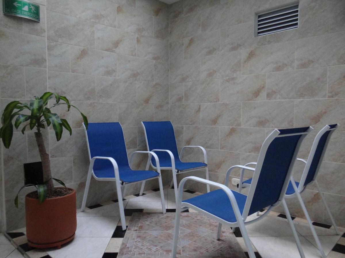 Hotel El Deportista Medellín Exteriör bild