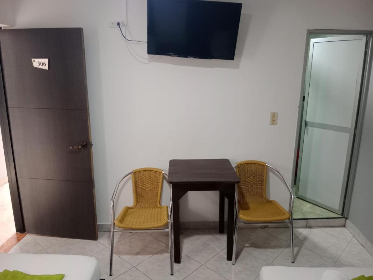 Hotel El Deportista Medellín Exteriör bild